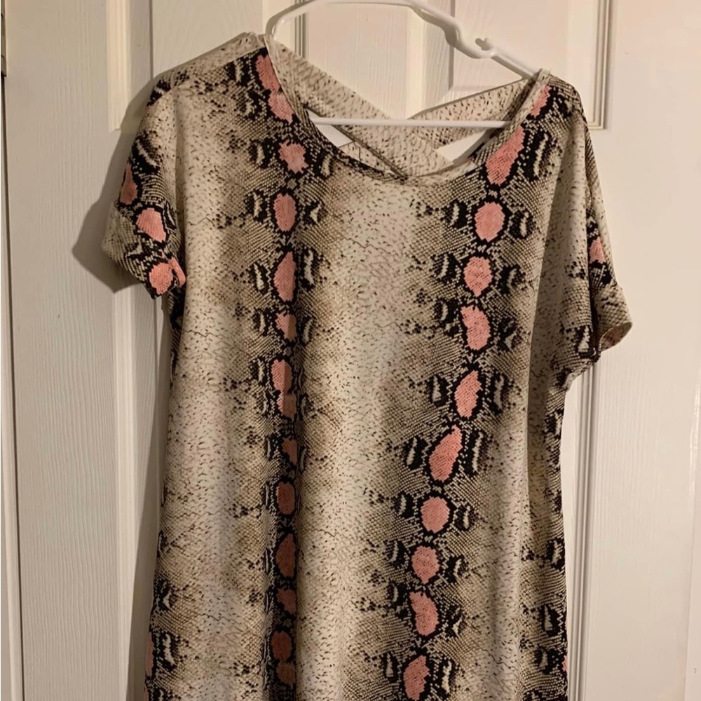 Size L Lilypad top. Never worn